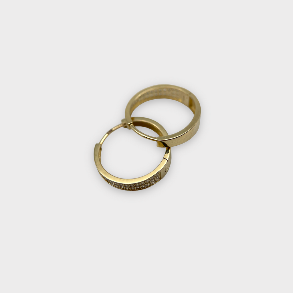 14 K Gold Huggie Hoops mit Zirkonia-Steinen