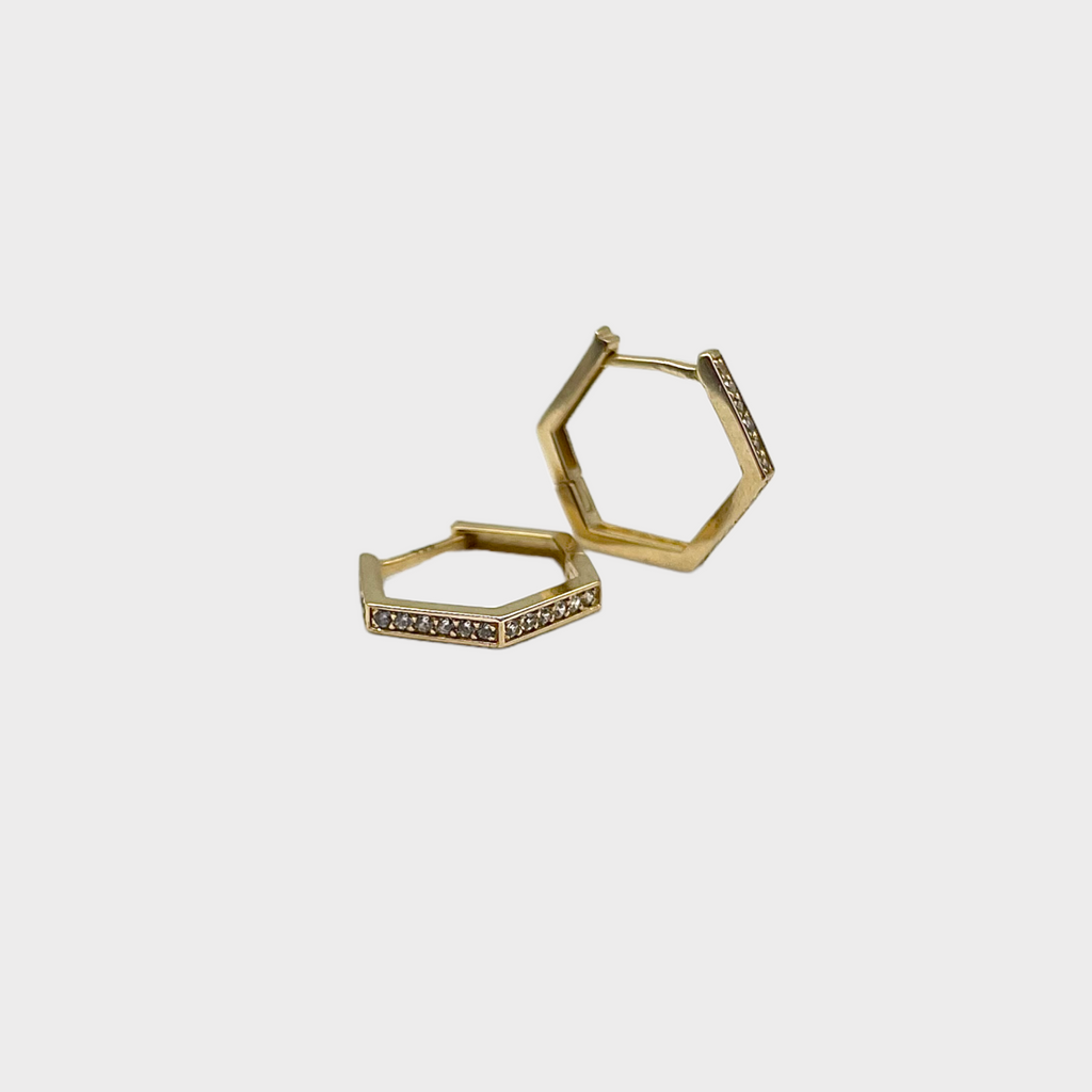 Faszinierende Eleganz: Hexagon Ohrringe aus 14K Gold mit Zirkonia-Steinen